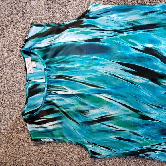 TAHARI Tank - Picture 2 of 5